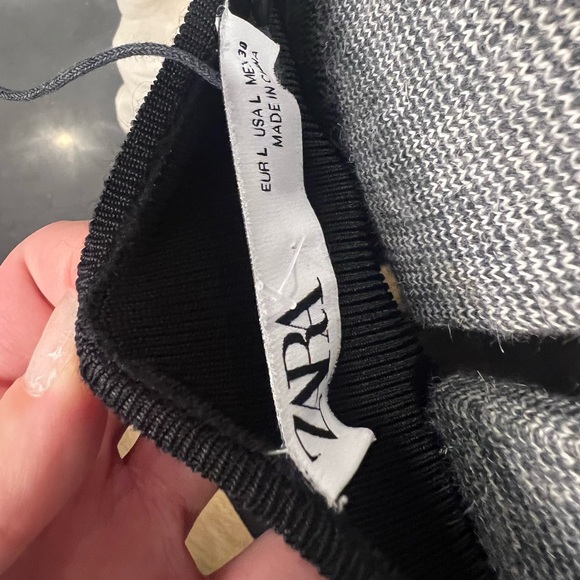 ZARA holiday Too with puffy sleeves - Picture 4 of 5